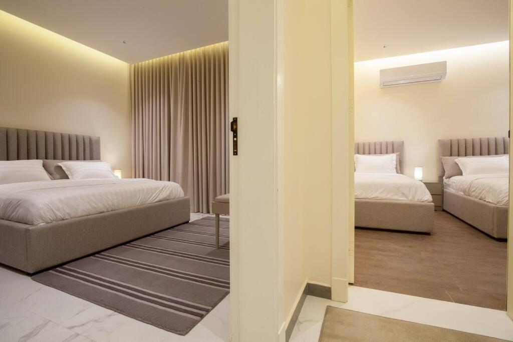 انيقة وفاخرة بحي العليا Elegant And Luxurious Al-olaya Apartment *